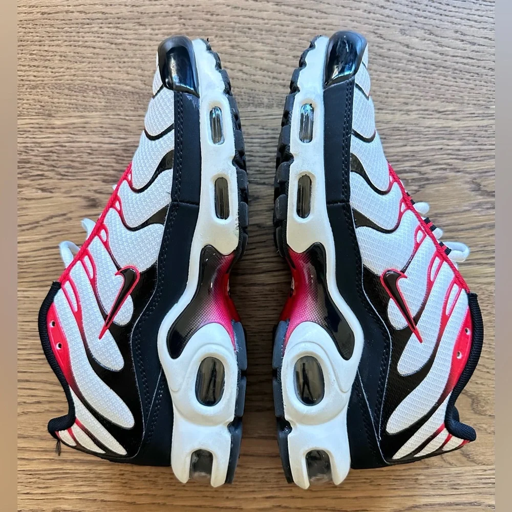 Nike Air Max Plus Pure Platinum Black University Red Size 7